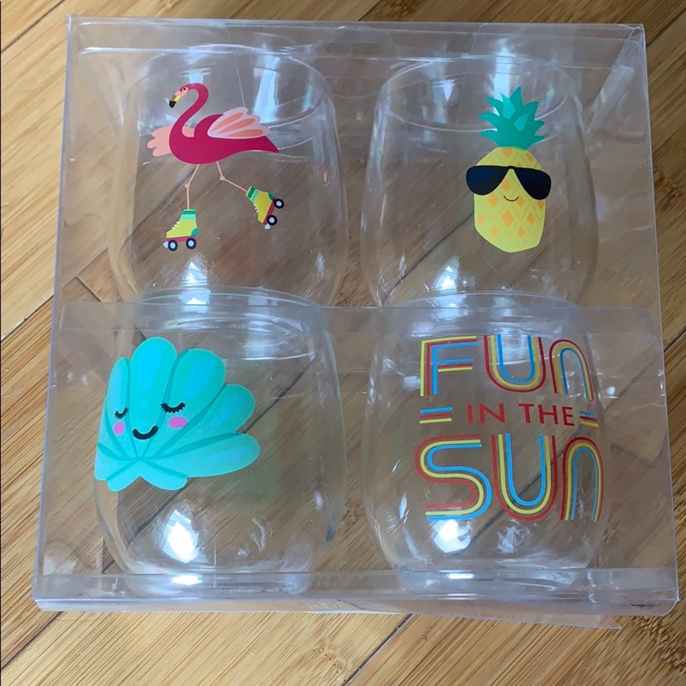 🆕 🍷 Plastic wine glasses